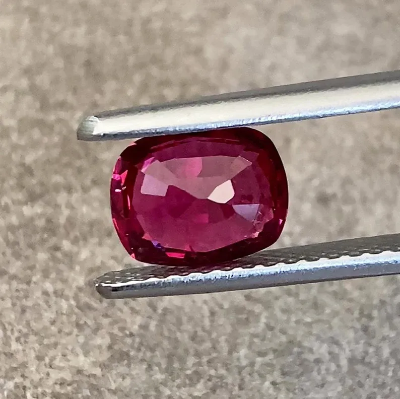 Natural Purplish Red Spinel 2.7 ct. - picture 