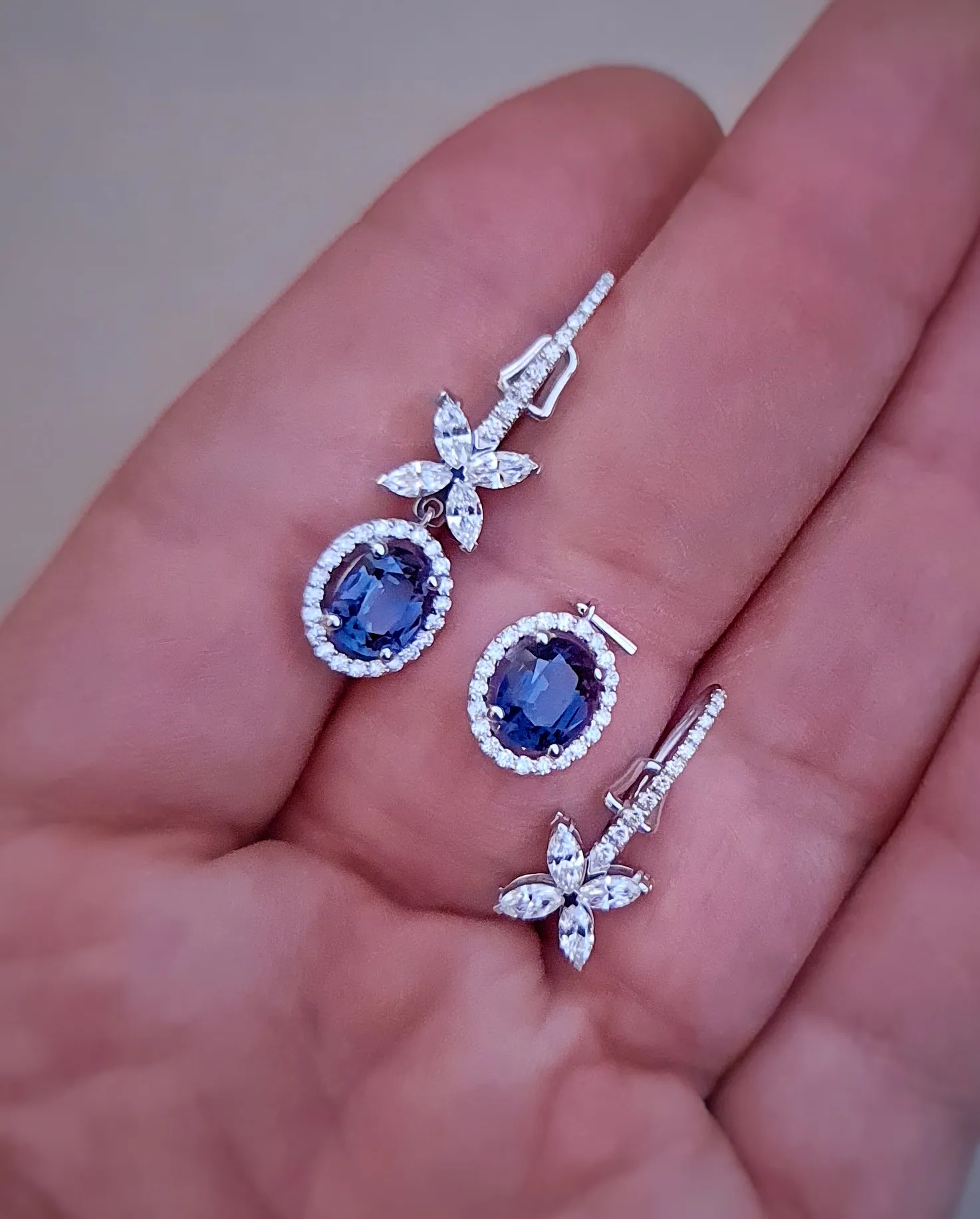 Transformer Earrings with Spinel Pendant 3.18 ct.