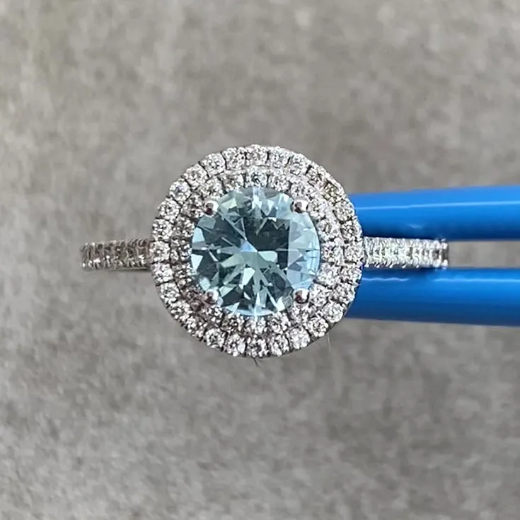 Ring with 0.8 ct. Aquamarine and 0.4 ct. Diamonds