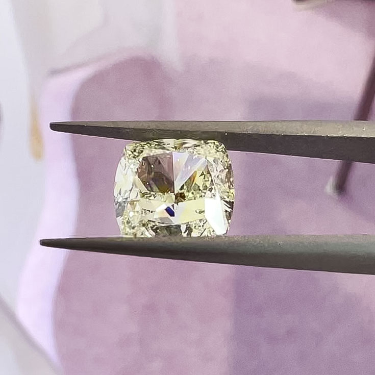 Natural Y to Z Range Diamond 5.01 ct. - picture 