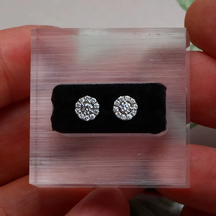 Diamond stud earrings 0.4 carat