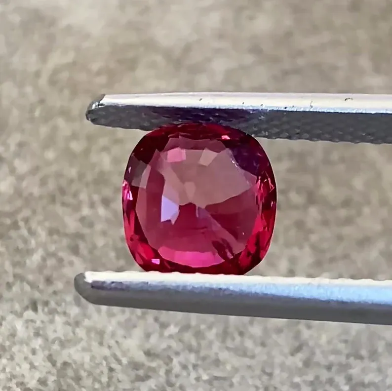 Natural Vivid Red Spinel 2.4 ct. - picture 