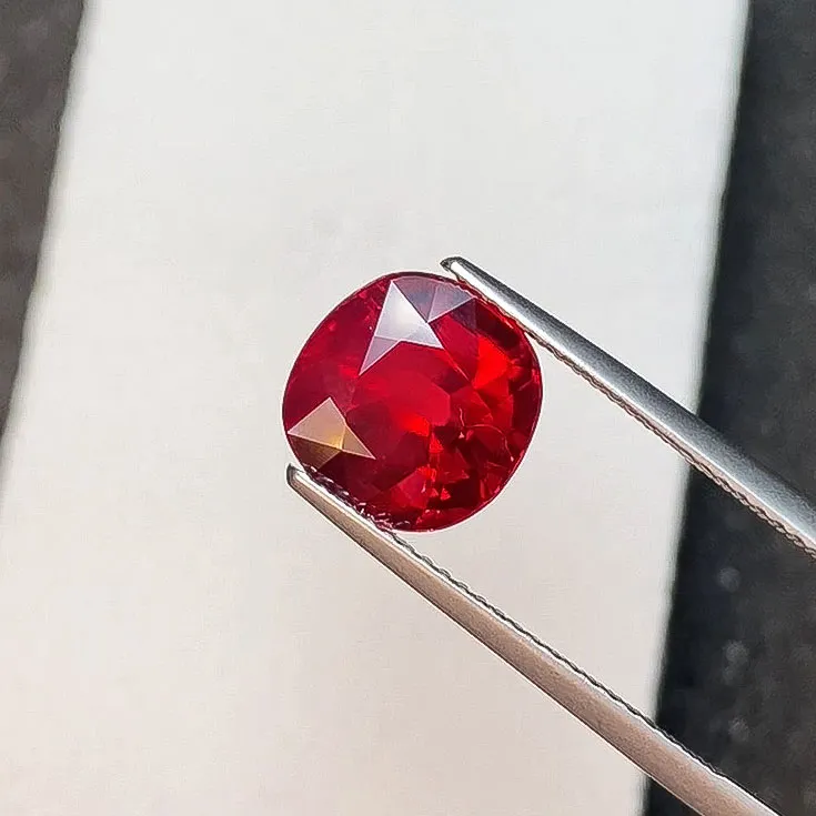 Pigeon Blood Ruby 6.06 ct. - picture 