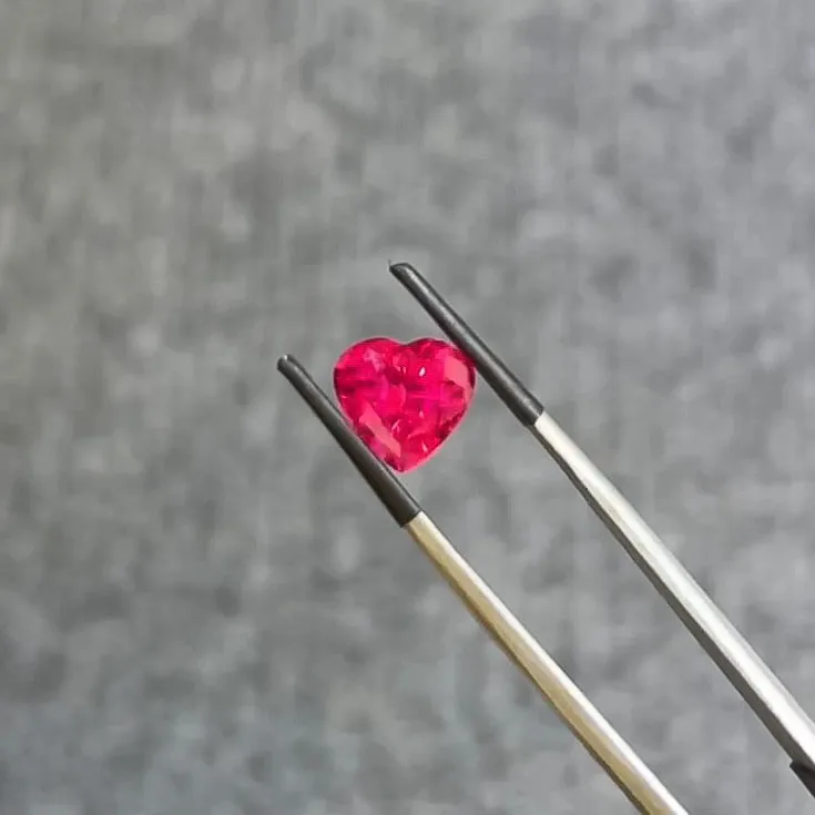 Spinel Mahenge 3.2 ct. - picture 