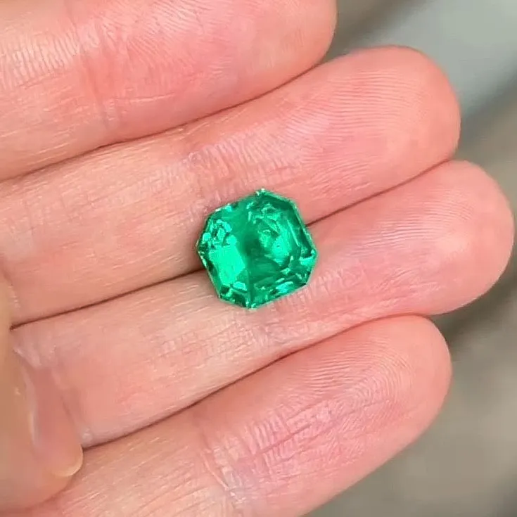 Natural Emerald 4.79 ct. - picture 