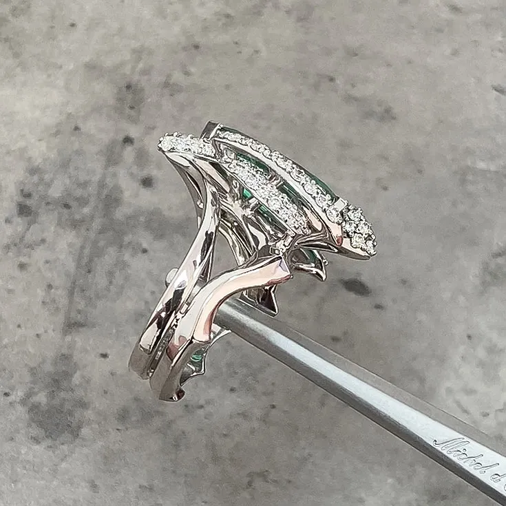 “Alien” Ring with Emerald 4.44 ct. and Diamond 1.03 ct. - picture 