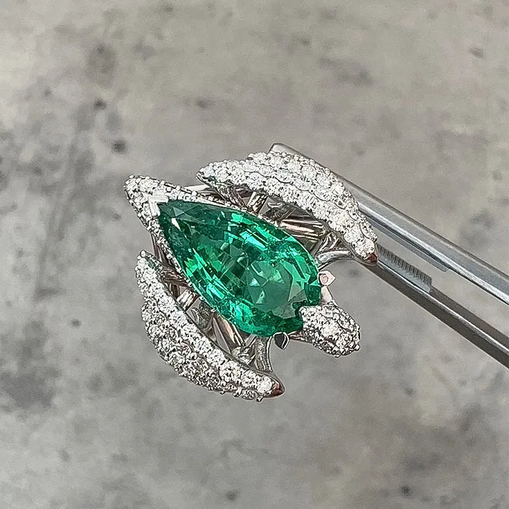 “Alien” Ring with Emerald 4.44 ct. and Diamond 1.03 ct.