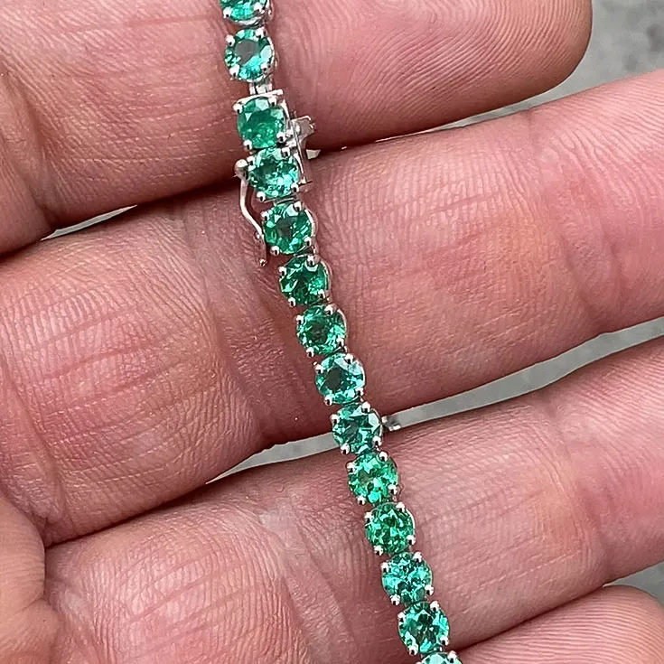 Tennis Bracelet with Emeralds 10+ ct. - picture 