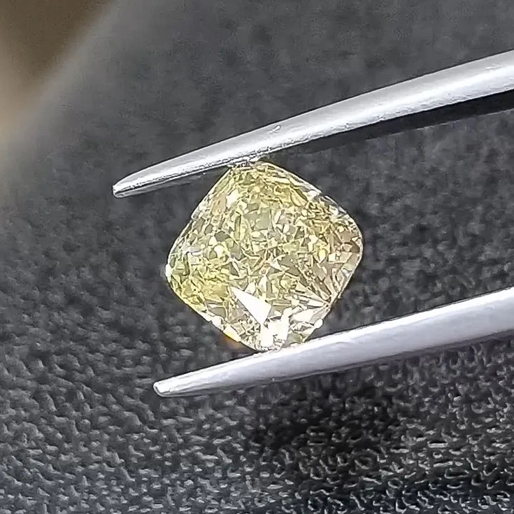 Fancy Light Yellow Diamond in Cushion Shape 3.05 ct. - picture 