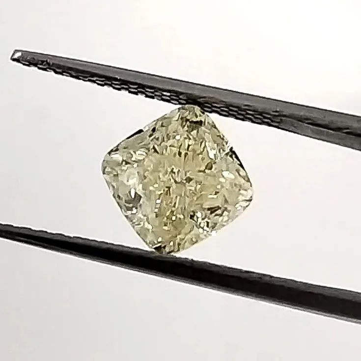 Fancy Yellow Diamond in Cushion Shape 3.44 ct. - picture 