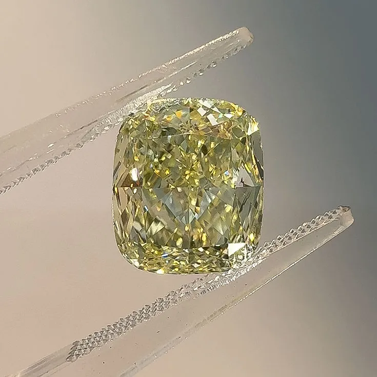 Yellow Diamond in Cushion Shape 4.02 ct. - picture 