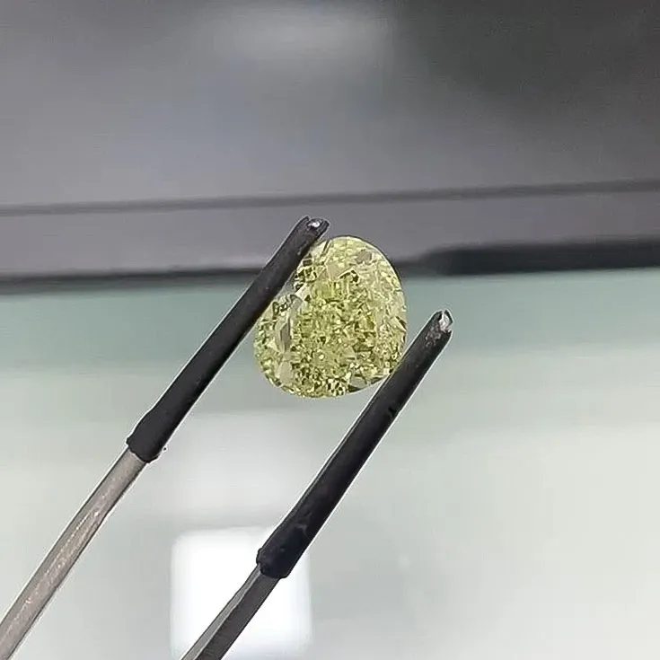 Fancy Light Yellow Heart Diamond  4.82 ct. - picture 