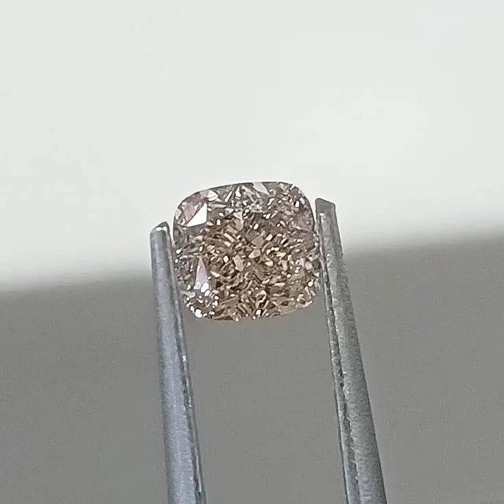 Cushion Fancy Light Pink  Brown Diamond 0.6 ct. - picture 