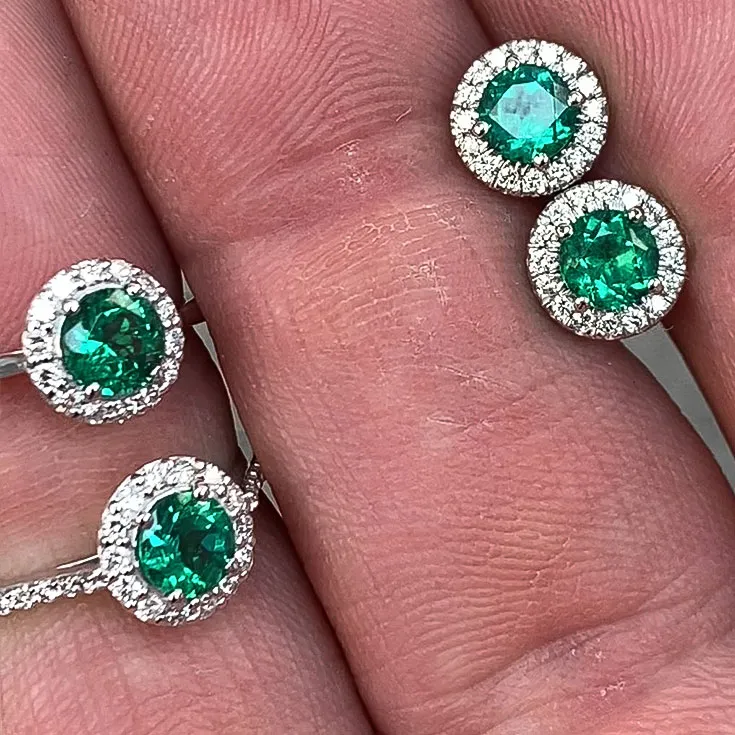 Stud earrings 0.5 and 0.5 Emeralds - picture 