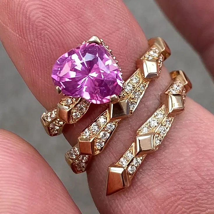 Ring Snake with Heart Spinel 2.228 ct. and Diamonds 1.25 ct. - picture 