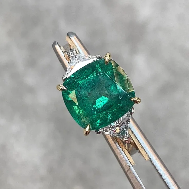 Platinum Emerald Ring 3.42 ct Emerald, 0.7 ct Diamonds