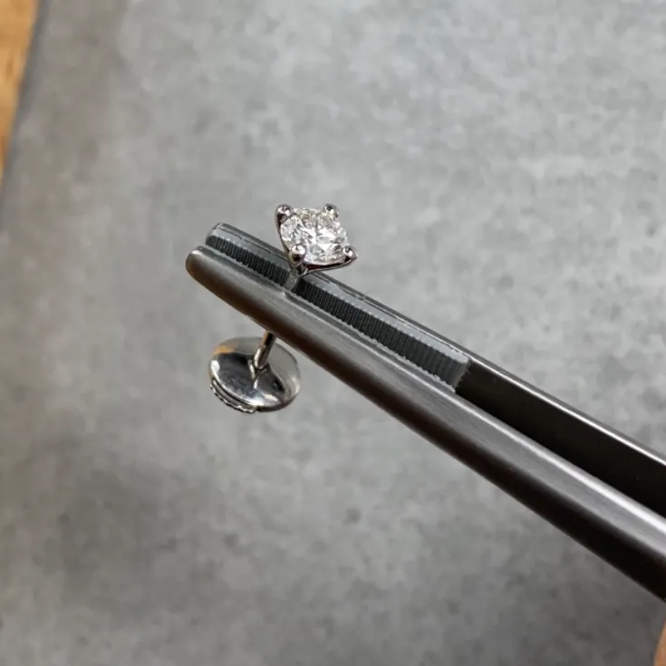 Diamond Stud Earrings 0.6 ct. - picture 