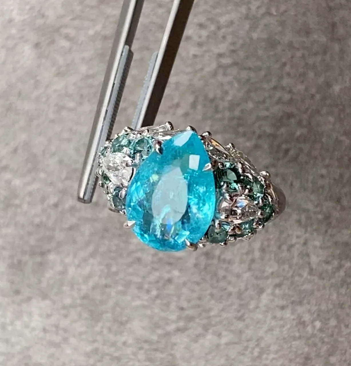 Paraiba Tourmaline Ring 4.11 ct with mele diamond