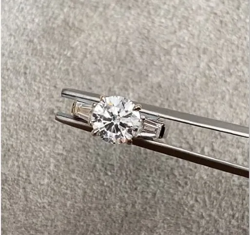 Gold Ring with Round Diamond 2.11 ct.