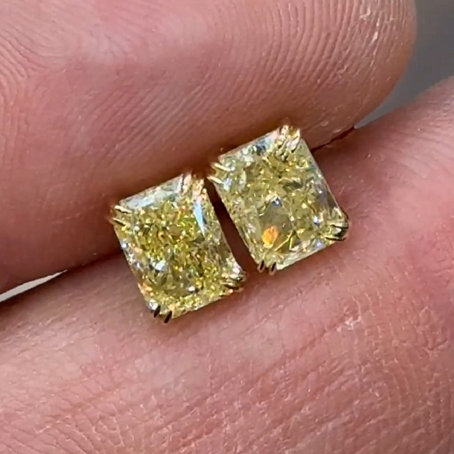 Yellow Diamond Earrings 3.02 ct  