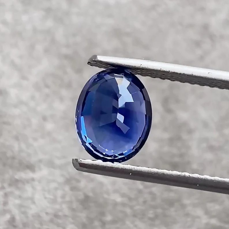Natural Royal Blue Sapphire 5 ct. - picture 