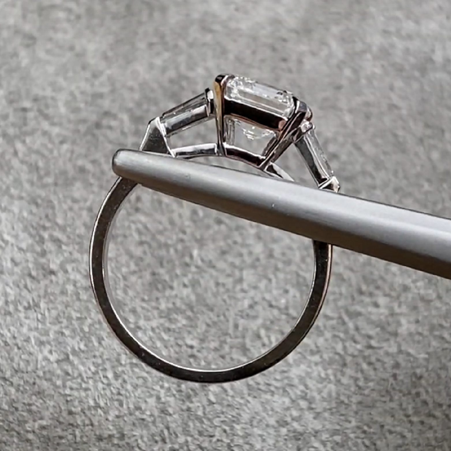 Square Diamond Ring 2.01 ct. - picture 