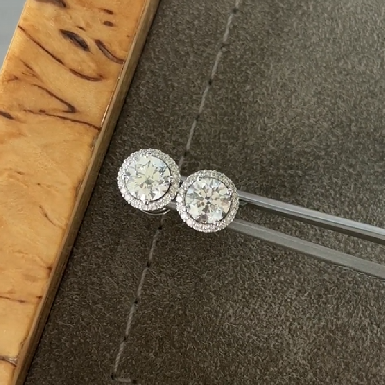 Diamond Earrings 2.04 ct with Melee Diamonds 0.28 ct.