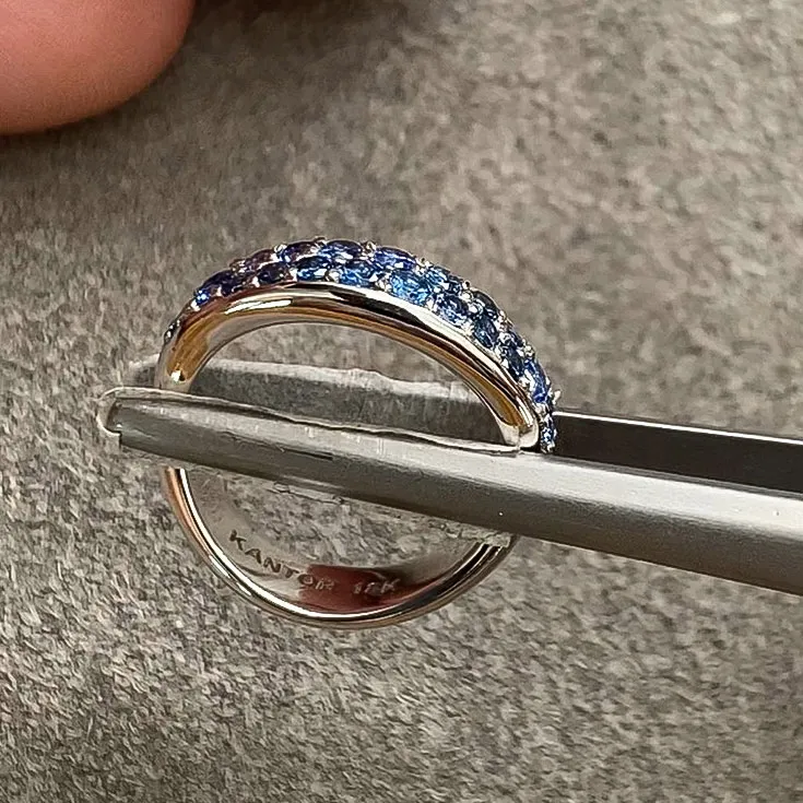 Ring with Sapphire 4.03 ct., Sapphires 3.38 ct. & Diamonds 2.80 ct. - picture 