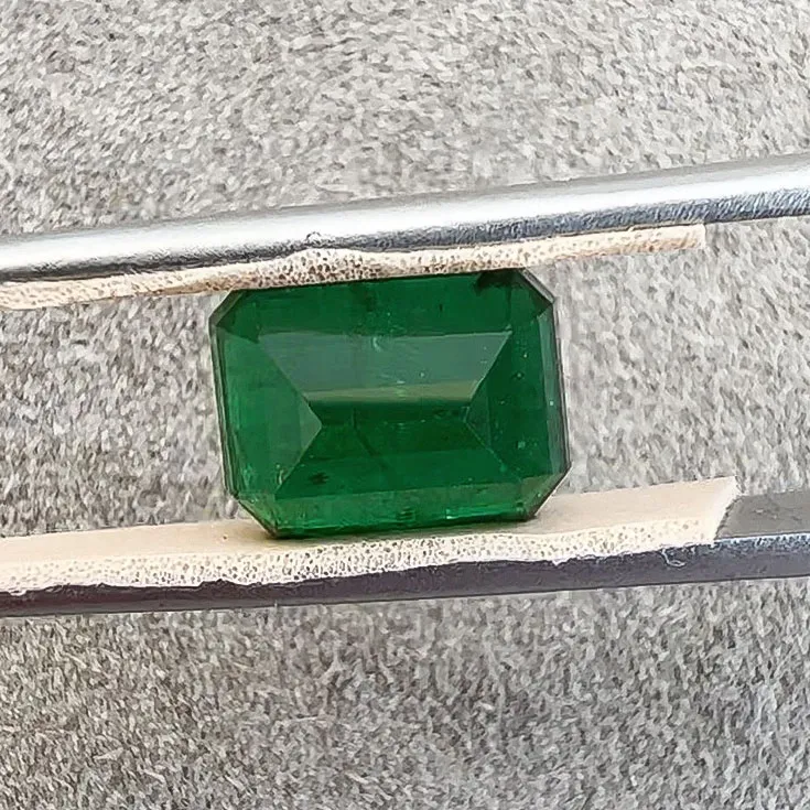 Deep Green Natural Zambian Emerald 4.05 ct. - picture 