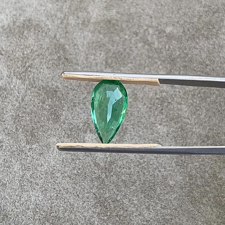 Natural Emerald Gemstone 4.5 ct. - picture 