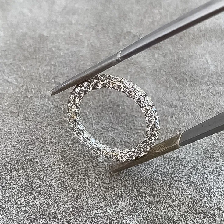 Eternity Ring with Diamonds on all sides - picture 