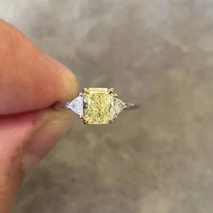 Yellow Diamond Ring 1.2 ct.