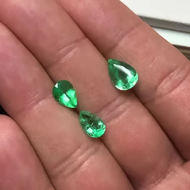 Emerald Set in Vivid green color 3.39 ct. & 2.20 ct. - picture 