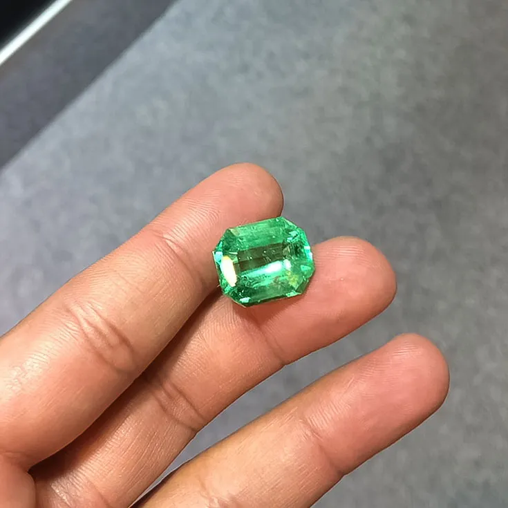 Natural Emerald 13 ct. - picture 
