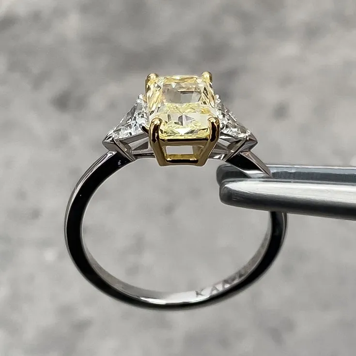 Yellow Diamond Ring 1.7 ct. - picture 