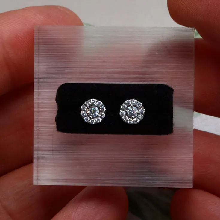 Diamond stud earrings 0.4 carat - picture 