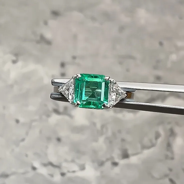 Ring With Colombian Emerald 2.2 ct. and diamonds 2.42 ct.